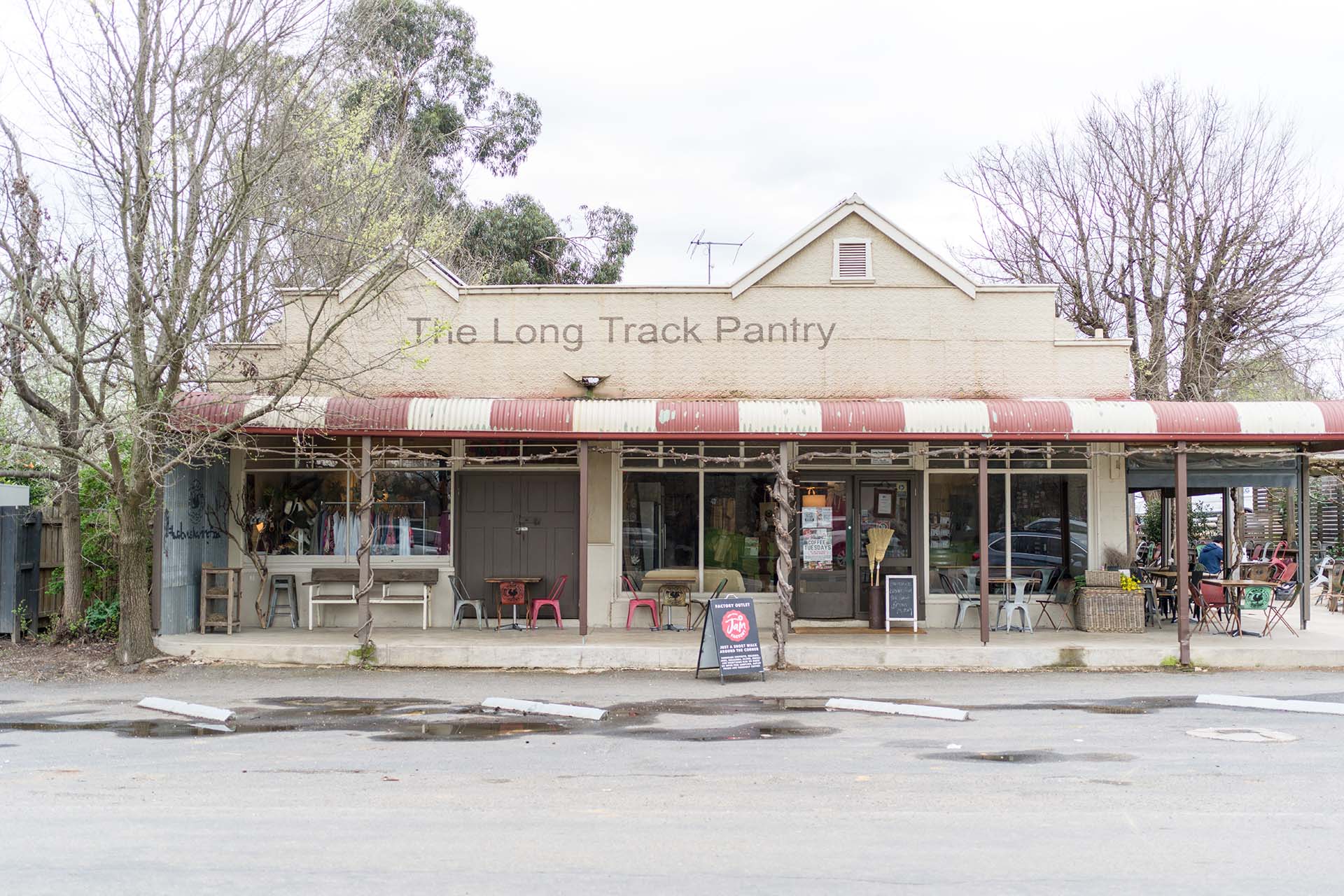 Long Track Pantry, Jugiong